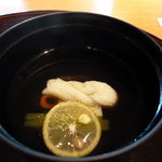 愉楽日本料理 かぐらざか - お吸い物　枝豆真丈