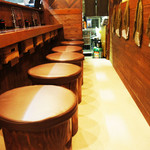 炭火ホルモン カンタカ - １Fカウンター席