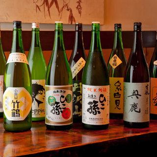 Enjoy delicious sake! More than 40 kinds of famous sake, authentic shochu, and Japanese wine