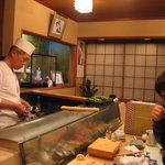 柳鮨 - 清潔な店内