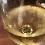 PIZZERIA FAMIGLIA - 白ワインをいただきました、イタリアのワインですよ(2018.5.15)
