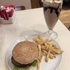 WIMPY - 料理写真:BURGER 'N SHAKE COMBO R49.90