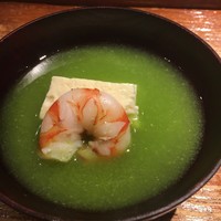 富小路 やま岸 - うすい豆のすり流し・車海老・湯葉