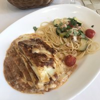 グラナータ TBS店 - ラザニアとカジキマグロ、ズッキーニとミニトマトのスパゲッティ
