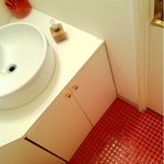 オステリア　パーチェ - トイレの床がオシャレ