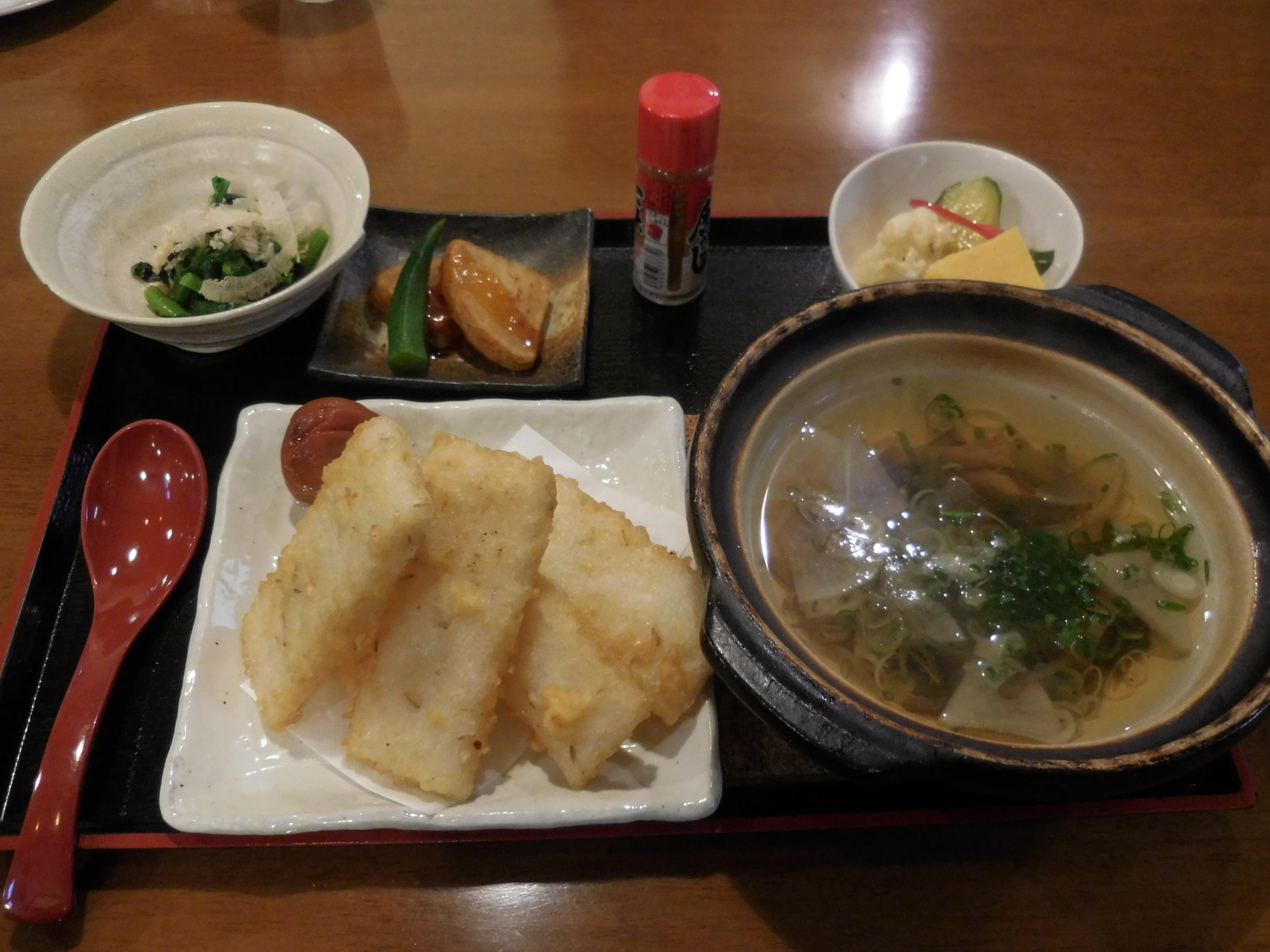ごはんや麦 name=