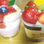 ケーキ ヒナタ - 苺のヨーグルト　と　プリン