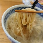 つけ麺 いちびり - つけ汁と麺の絡み具合