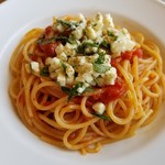 OSTERIA BECCAFICO - モッツァレラバジルトマトのパスタ