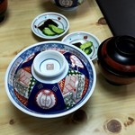 いまきん食堂 - どんぶり、つけもの、お味噌汁