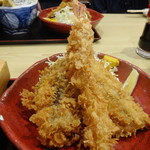 海鮮めし屋 磯人 - 刺身三種とよりぬき鯵たたきとフライ（鯵・わらさ・海老）定食