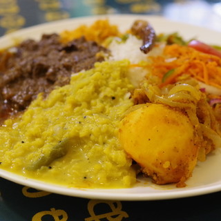 ロイヤルグリーン レストランアンドバー_1