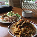 HAMZA RESTAURANT - チキンビリヤニ、サラダ、スープ