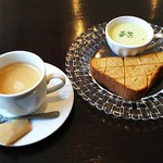 エヌカフェ ホシガオカ - ホットコーヒー（４５０円＋税）、モーニング・バタートースト/自家製低糖質パン（１００円＋税）