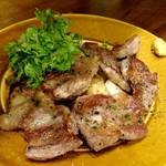 立飲・ビストロシン サンテ - 山ゆり豚のガーリックソテー