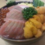 味の二幸 - ピンぼけすみません(^^;)　うに・トロ・いくら丼（中）３000円