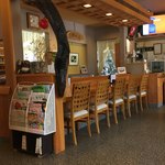 うなぎ かわかみ - 綺麗な店。
      
      でも、しゃっちょこばった感じやこまっしゃくれた感じもなく、入りやすい店。
      
      
      