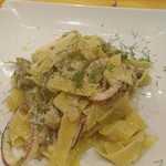 カサレッチョ - イカとアーティーチョークのフェットチーネ