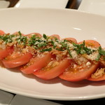 鳥みつ - トマトと青じそオニオンピクルスのサラダ
