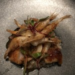 ラ・ランコントル - 黒姫地鶏のササミとそその背油（肝臓）のリゾット　富山産白海老のフリット添え　海老ソース。