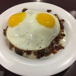 Eggs'n Things - パニオロ ロコモコ（13.25ドル）