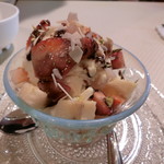 バンゲラズキッチン - アイスとフルーツの盛り合わせ(680円+税)