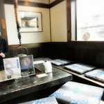 横丁とうふ店 最上川千本だんご - 店内イートインスペース