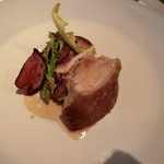 ジョンティ アッシュ - 岩手県産　石黒農場ホロホロ鶏のロースト春の味覚を散りばめて　