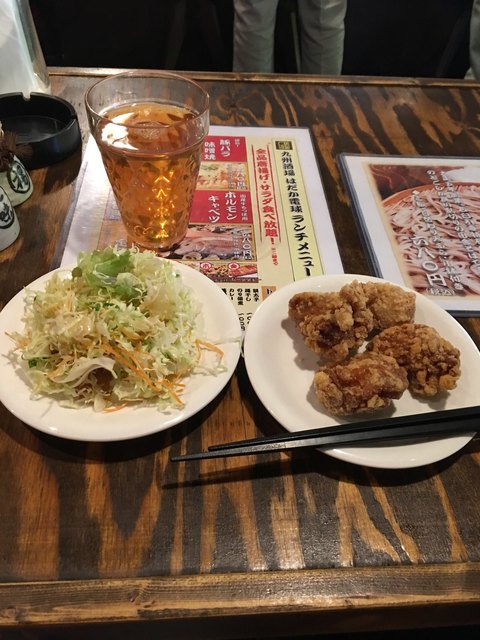 唐揚げ サラダの食べ放題があるランチサービス By タキシードブラックのクロポン はたがや酒場 はだか電球 幡ケ谷 居酒屋 食べログ