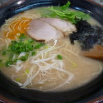 こく旨 塩らー麺　680円