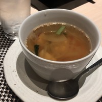 和食鉄板 銀座 朔月 - ランチのスープ