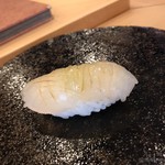 すし処 睦月 - 地物マコガレイ