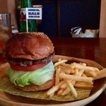 ハンバーガーカフェ ナル アロハスタイル - ハンバーガー950円