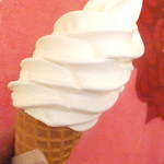 バーンズ - ソフトクリーム　濃厚ミルク　３７０円（税込）【２０１８年５月】