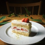 Vegan Restaurant あわたま - グルテンフリーヴィーガン苺のショートケーキ