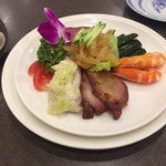 群愛飯店 - 前菜の盛り合わせ