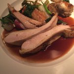 ラカーヴデランパール - ブレス産プーラルドのロースト 赤ワインソース