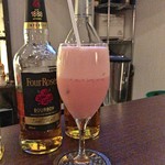Bar CURA - ストロベリーミルクシェイク