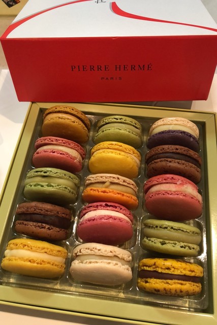 サクフワのマカロン15個セット By みうっちょ ピエール エルメ パリ 名古屋栄三越 Pierre Herme Paris 栄 名古屋 マカロン 食べログ