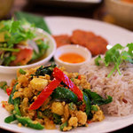 Rakota - Aランチ タイのお惣菜ベジプレート(1100円)