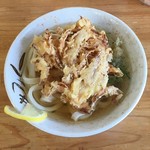 西端手打 上戸うどん - 冷やし＋玉ねぎかき揚げ