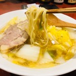 アルス 南青山 - 恒例の麺リフトも！