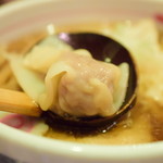 麺屋しみる - 煮干しわんたん麺（並150g）@税込950円：わんたん