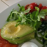 bills - アボカドとパクチー