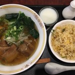 広東料理 柏林苑 - チャーシューラーメン定食は￥800ですよー