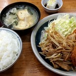 柏 - 本日のランチ(焼き肉炒めとコロッケの盛り合わせ)　800円