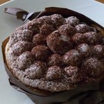 ザ・ペニンシュラ ブティック＆カフェ - チョコとチェリーのタルト