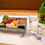 美幸寿司 - 料理写真:お造り盛り合わせ ＆ 冷酒