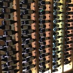 MIDTOWN GRILL -RESTAURANT - 凄い数のワインセラー