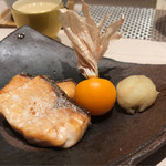 鮨 とかみ - 焼いただけのサクラマス